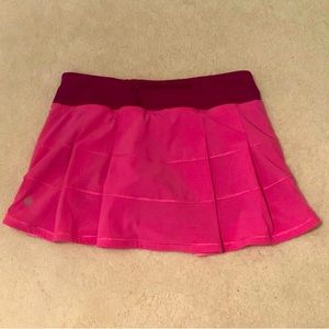 like new size 6 lululemon skirt.